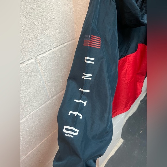 USA Windbreaker Jacket in Navy and Red. Lightweight size large - Picture 5 of 5